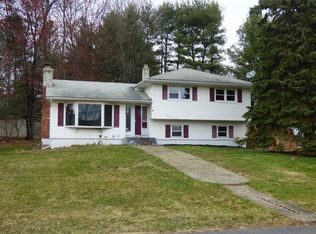7 Renfrewshire Dr, Middletown, NY 10941