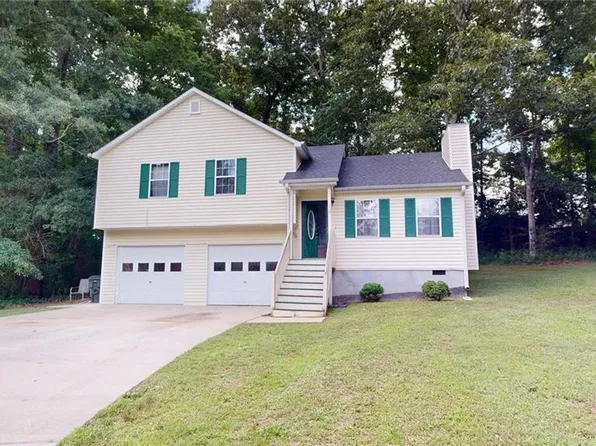 179 Country Cottage Cir, Carrollton, GA 30116