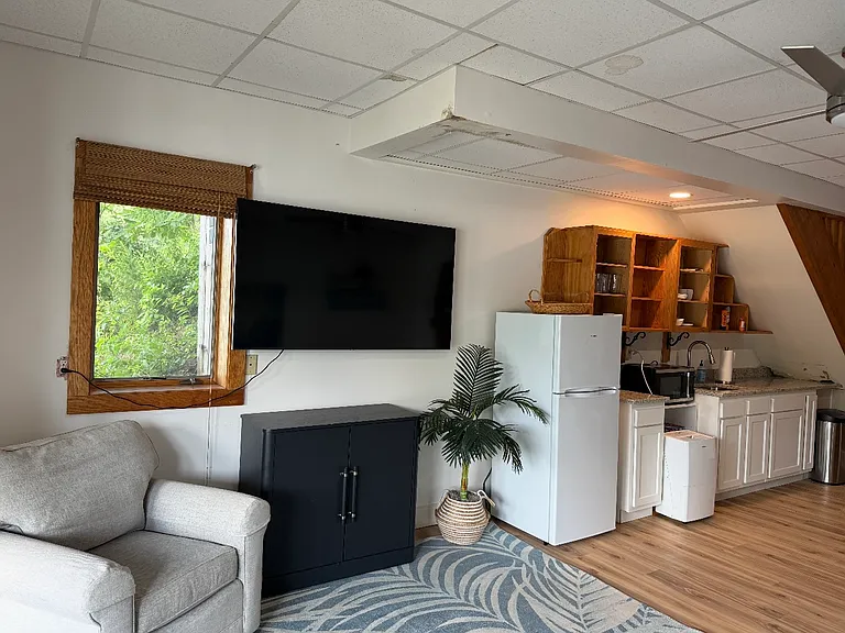 9 Riverside Dr #2 — Photo 3