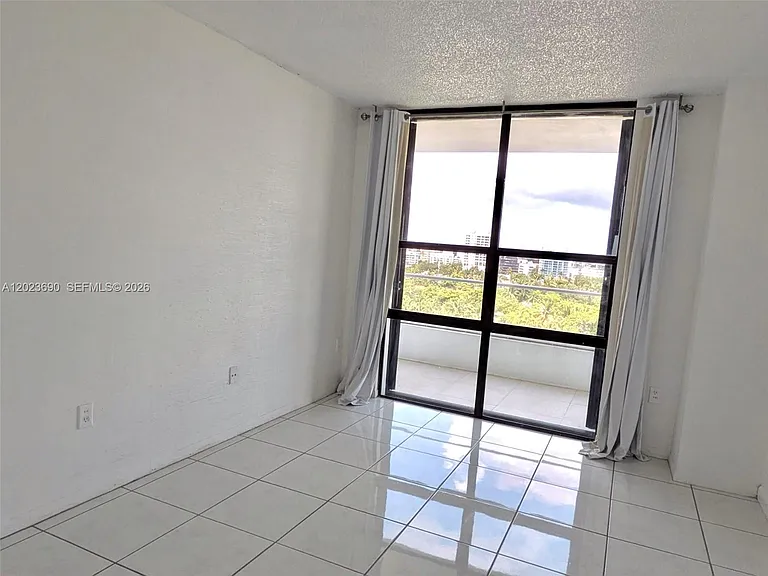 9801 Collins Ave #11M — Photo 27