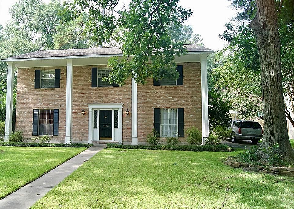 1st image of 2230 Lakeville Dr