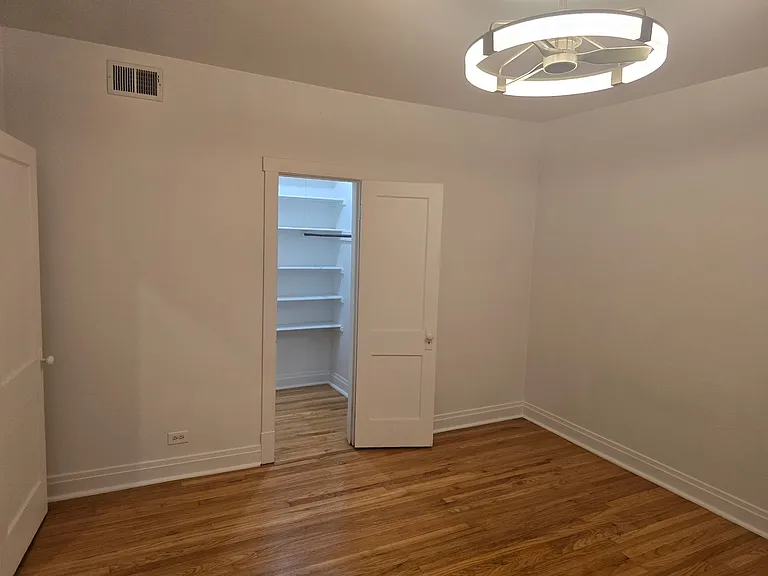 2896 S Archer Ave #202 — Photo 12