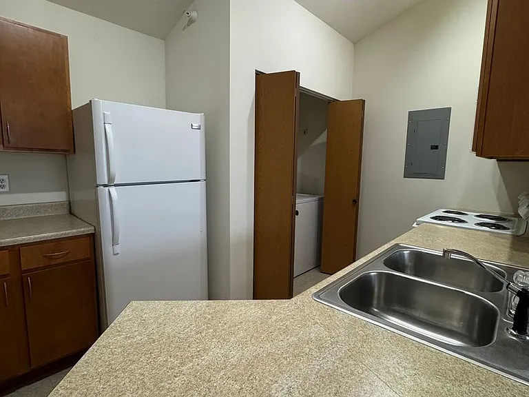 Southern Winds Apartments — Photo 15