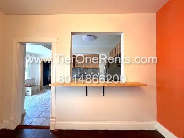 141 E Wentworth Ave — Photo 4