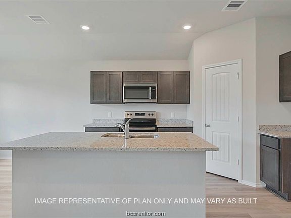 4th image of 2512 River Way Dr