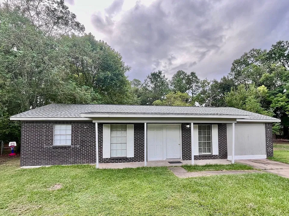 2437 Linwood Dr