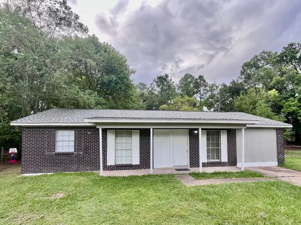 2437 Linwood Dr, Gautier, MS 39553