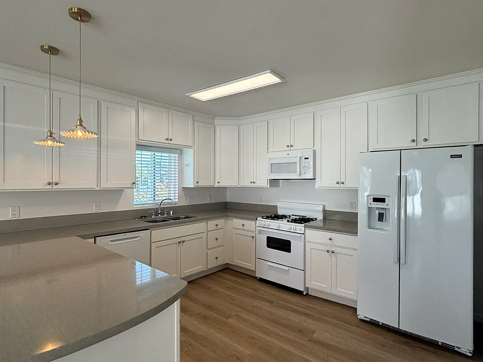2 bed, 800 sqft, $3,400 — Photo 4