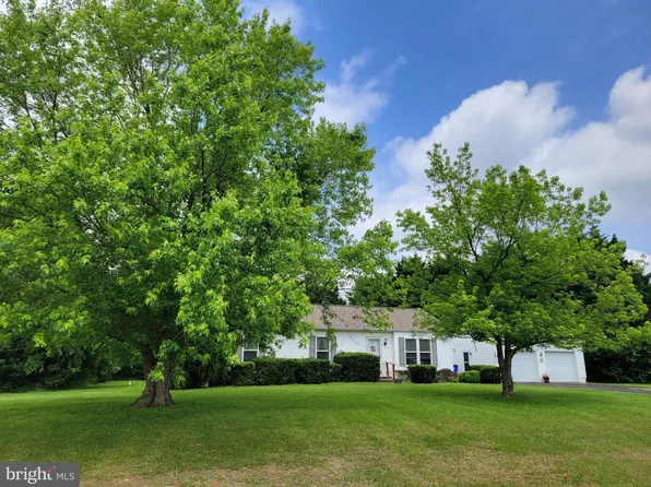 127 Copperfield Ln, Felton, DE 19943