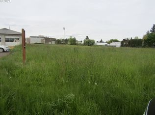 180 SE 10th St, Dundee, OR 97115