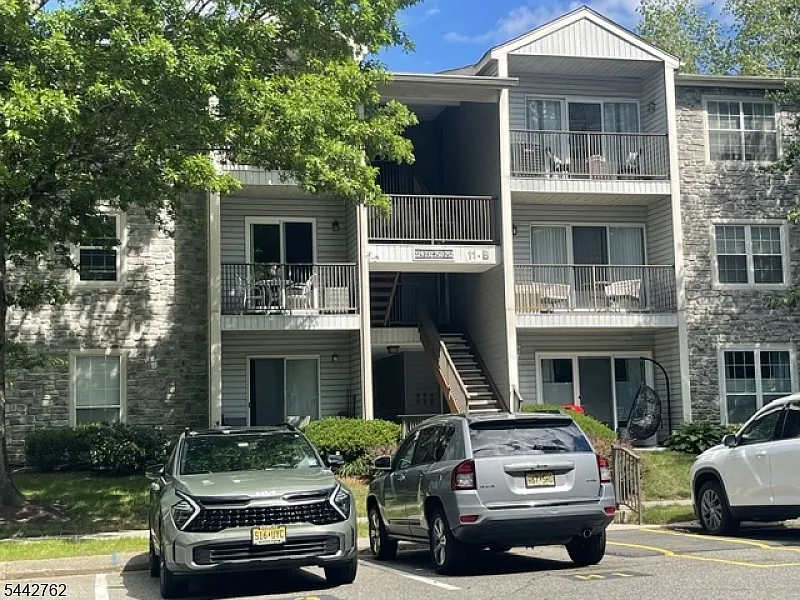 237 Robertson Way