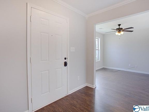 5th image of 2446 Belltown Dr SW