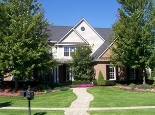 818 Arboretum Dr, Saline, MI 48176