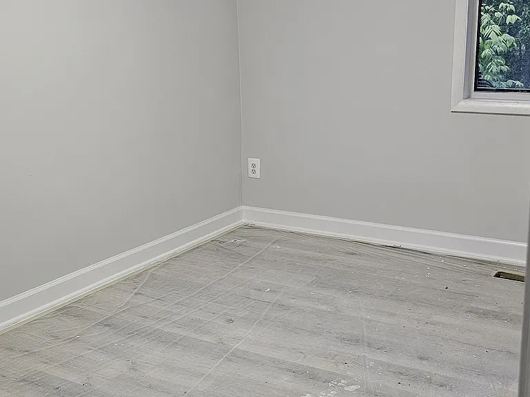 Upstairs medium bedroom