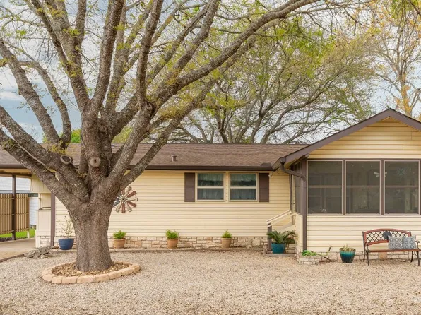 101 Birch Dr S, Kerrville, TX 78028