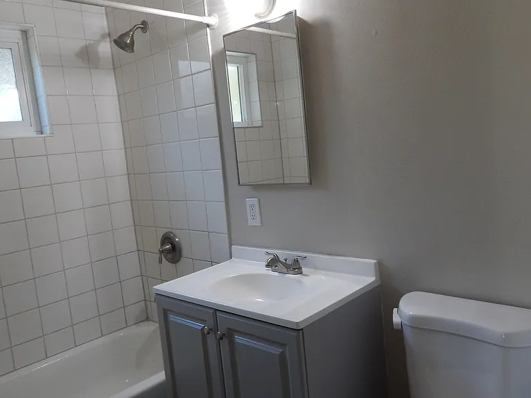 412 S Olive St — Photo 11
