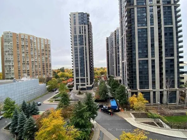 4968 Yonge St, Toronto, ON