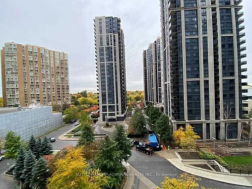 4968 Yonge St #803 Photo 1
