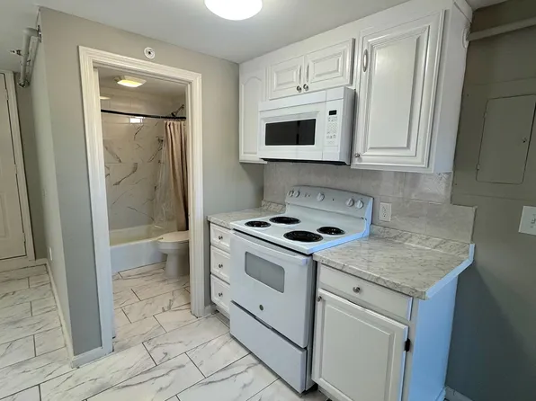 97 Millbury St #1-L, Worcester, MA 01610