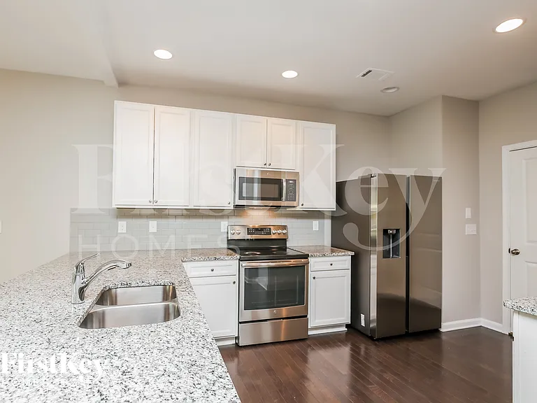 2139 Charcoal Ives Rd — Photo 6