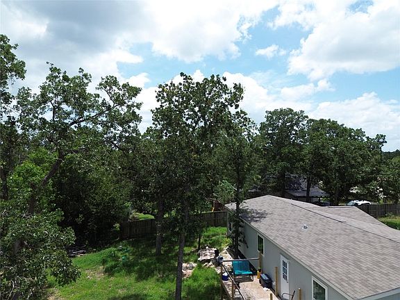 4th image of 189 Indian Oak Dr #A