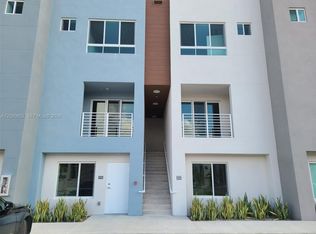 2555 193rd St #2114, Miami, FL 33180