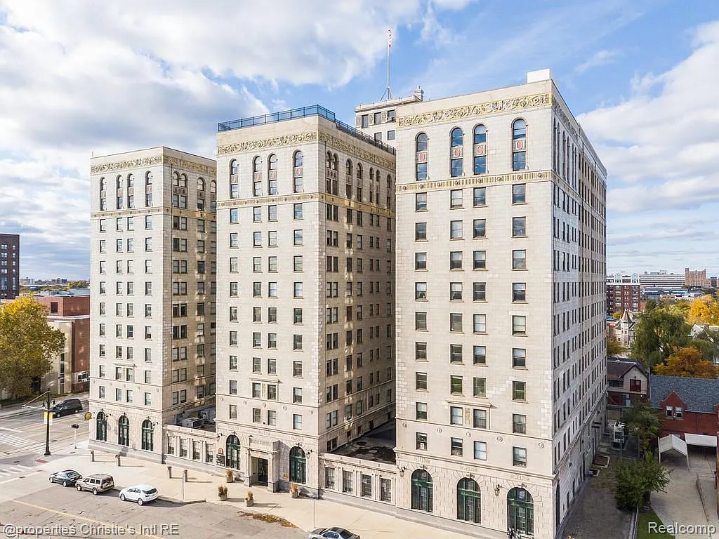 Building Photo - 15 E Kirby St #829