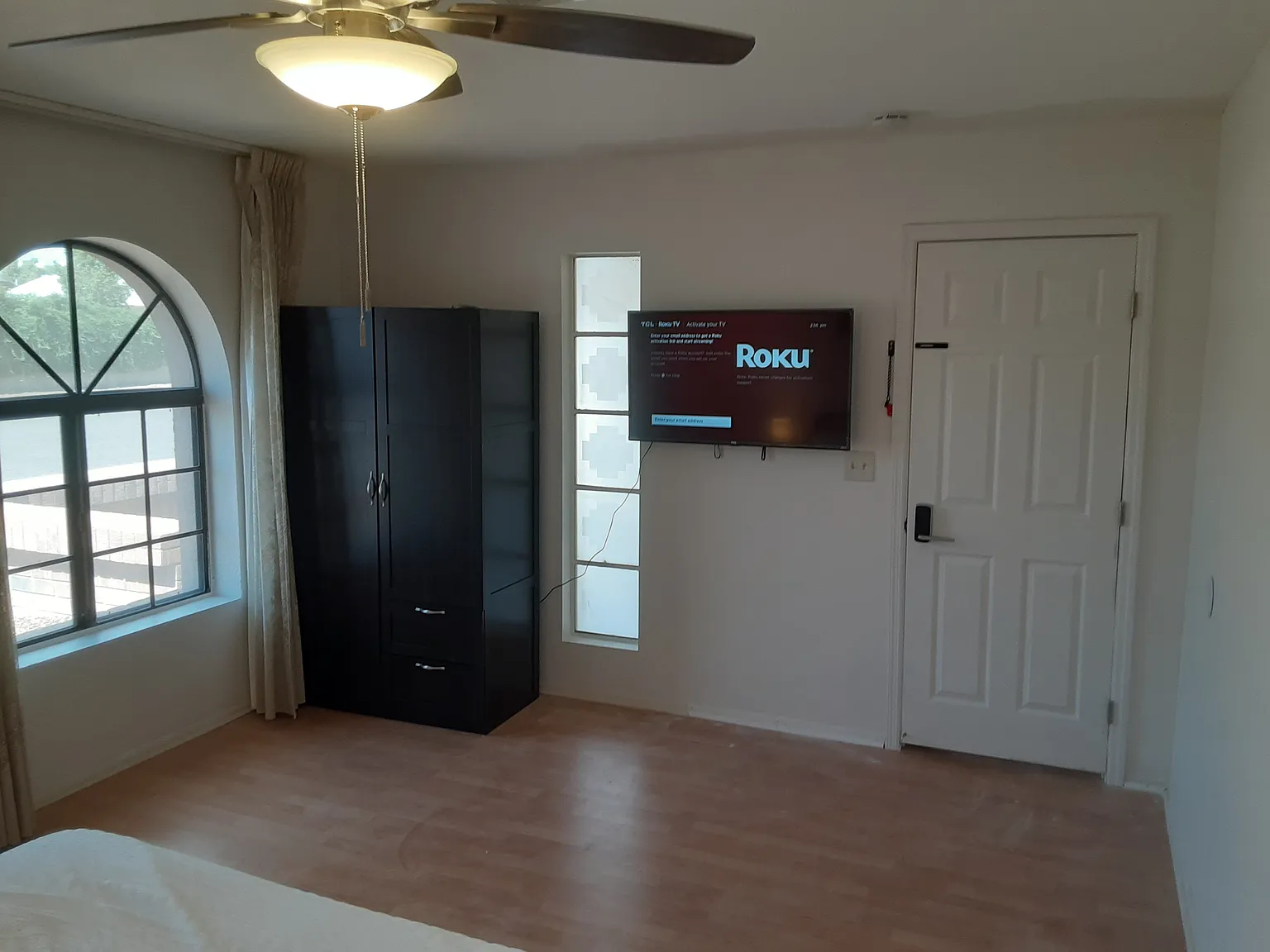 W Bluefield Ave, Glendale — Photo 2