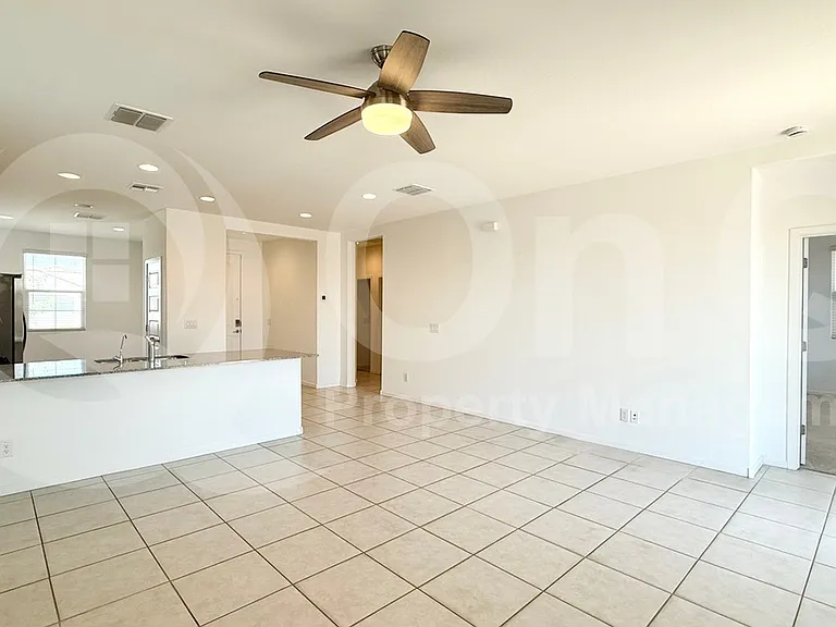 9357 W Glenrosa Ave — Photo 4