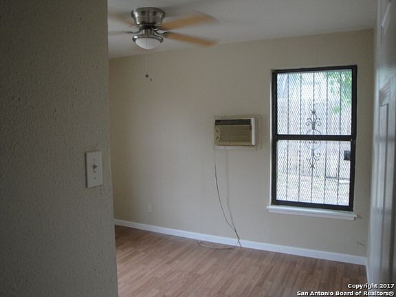 4th image of 175 Honey Jay Dr