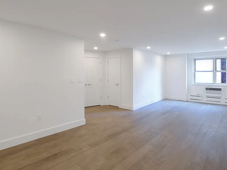 60 E 12th St #4A — Photo 3