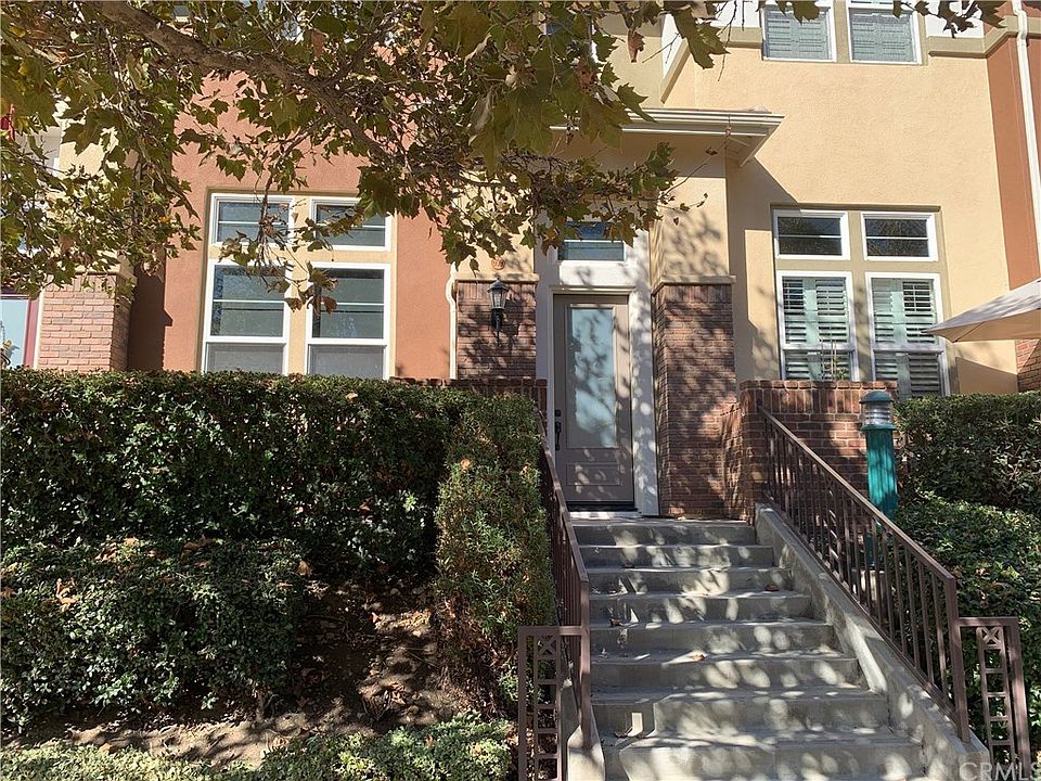 1st image of 609 W 1st St