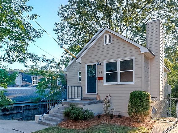 2nd image of 13 Fannin Ct