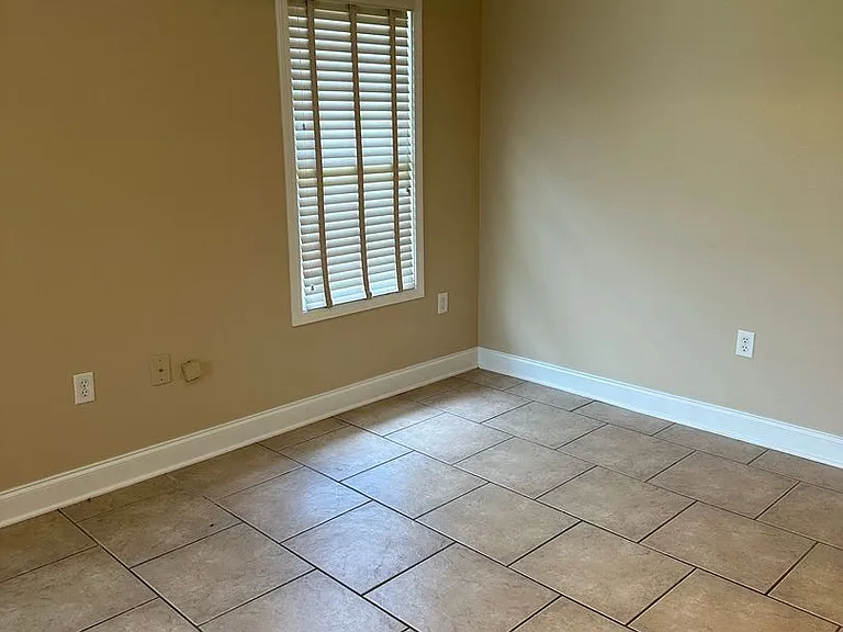 165 Jolie Oaks Blvd — Photo 3