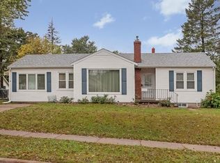 1301 Hinkley Ave NW, Cedar Rapids, IA 52405