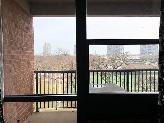 3rd image of 2921 S Michigan Ave #511-512