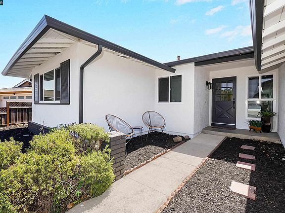 2nd image of 6275 Mockorange Ct