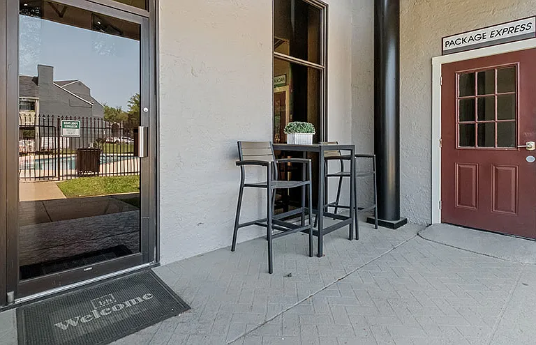 Hollytree Apartments — Photo 41