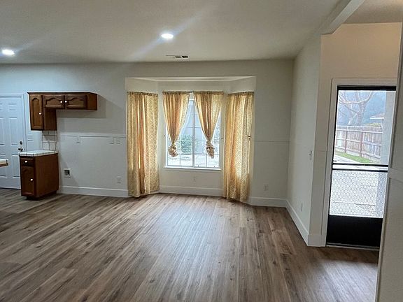 3rd image of 1834-38 E Cambridge Ct #1838