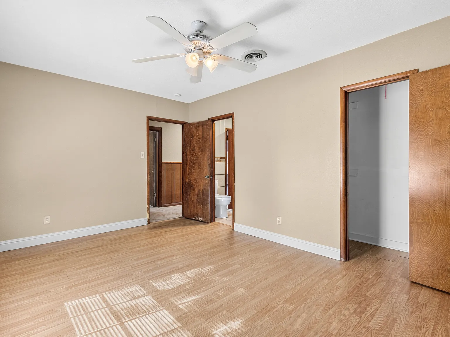 4 bed, 2000 sqft, $2,300 — Photo 3