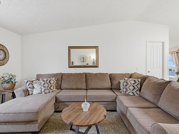 4th image of 1000 S McKern Ct #85