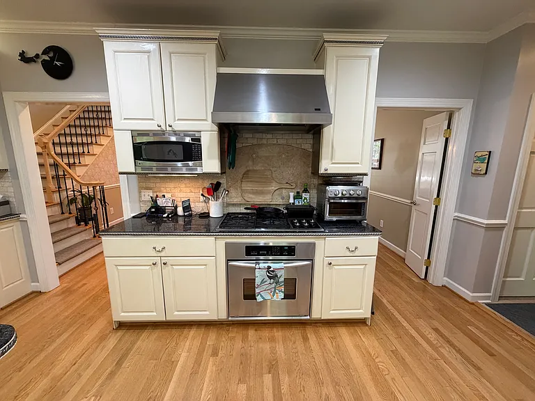 Kitchen (facing front foyer/dining)