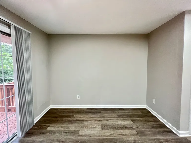 1804 Queen Anne Ct — Photo 10