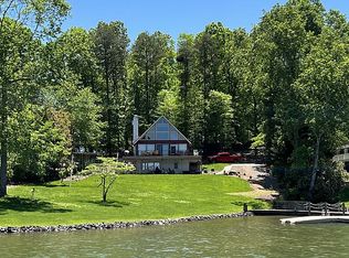 381 River Creek Rd, Wirtz, VA 24184