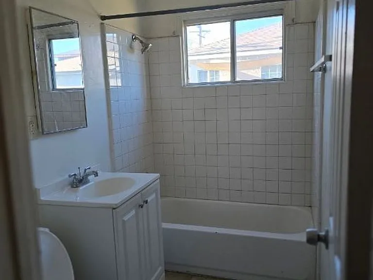 438 W Magnolia St — Photo 6