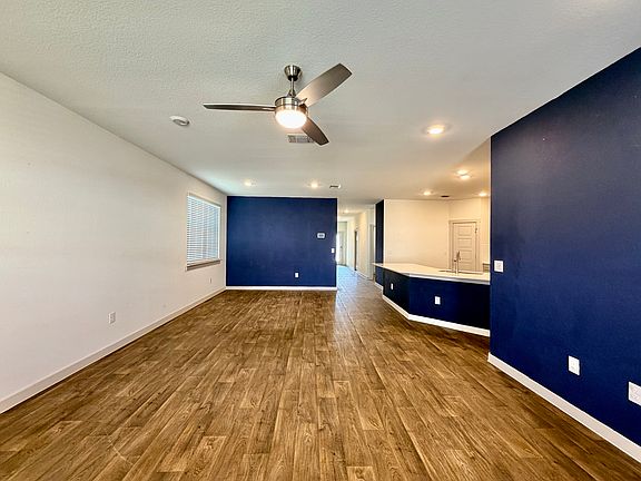 5th image of 3008 Louris Ln