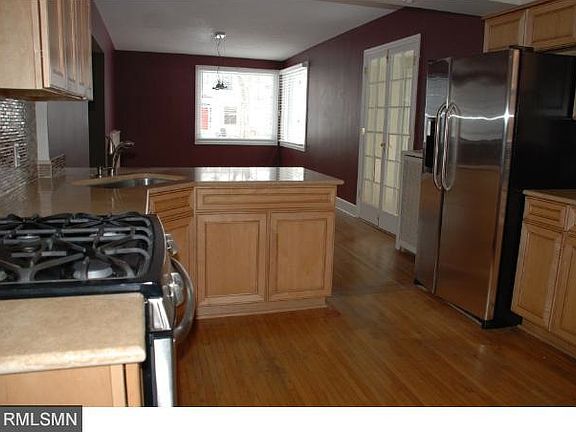 3rd image of 2321 Humboldt Ave S