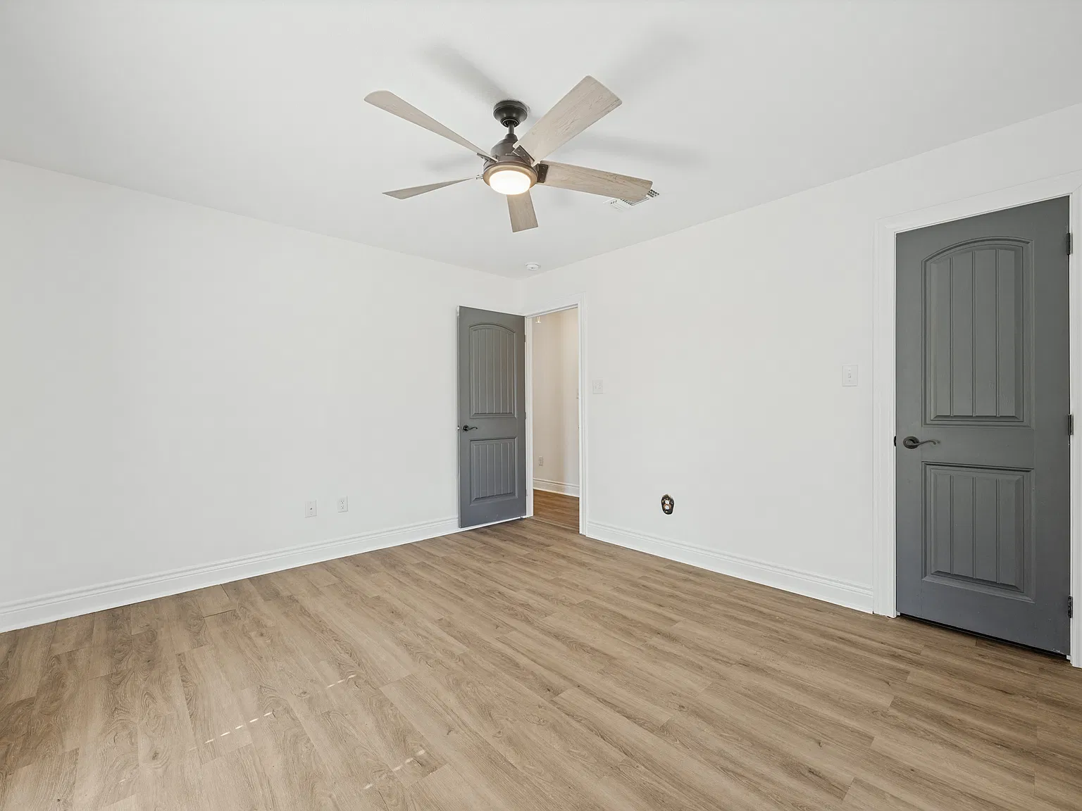 3 bed, 1614 sqft, $2,400 — Photo 3