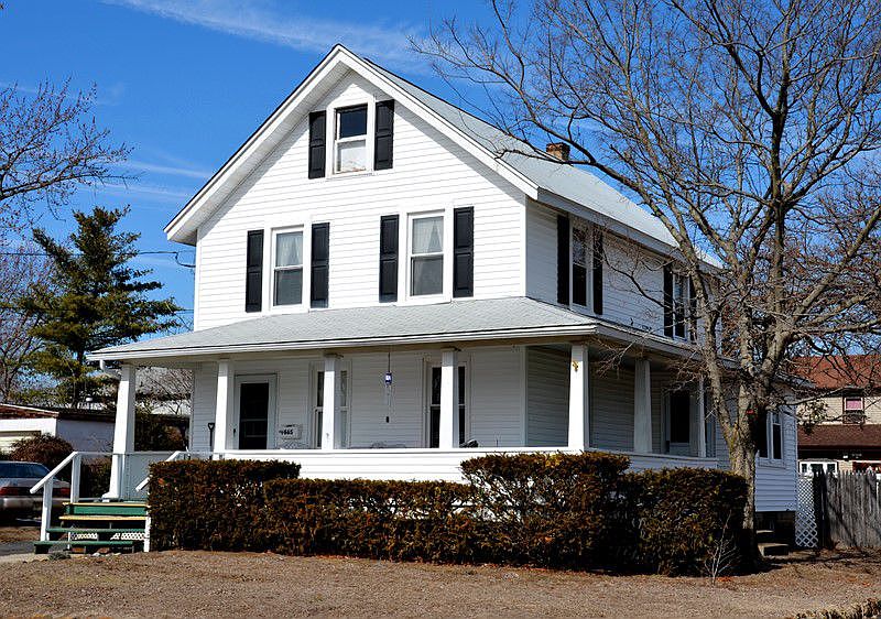 1st image of 665 Campbell Ave