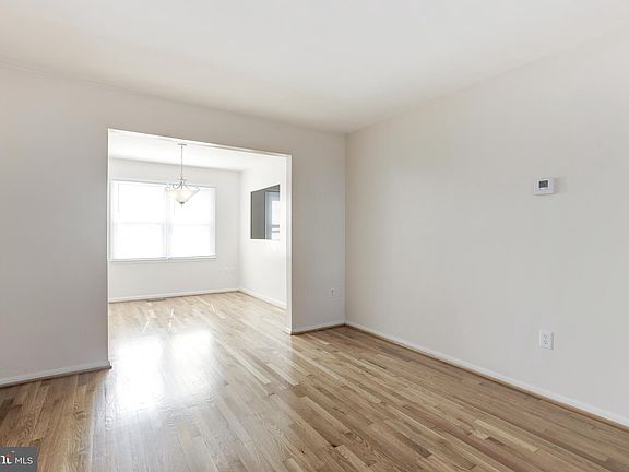 5th image of 13811 Newport Ln